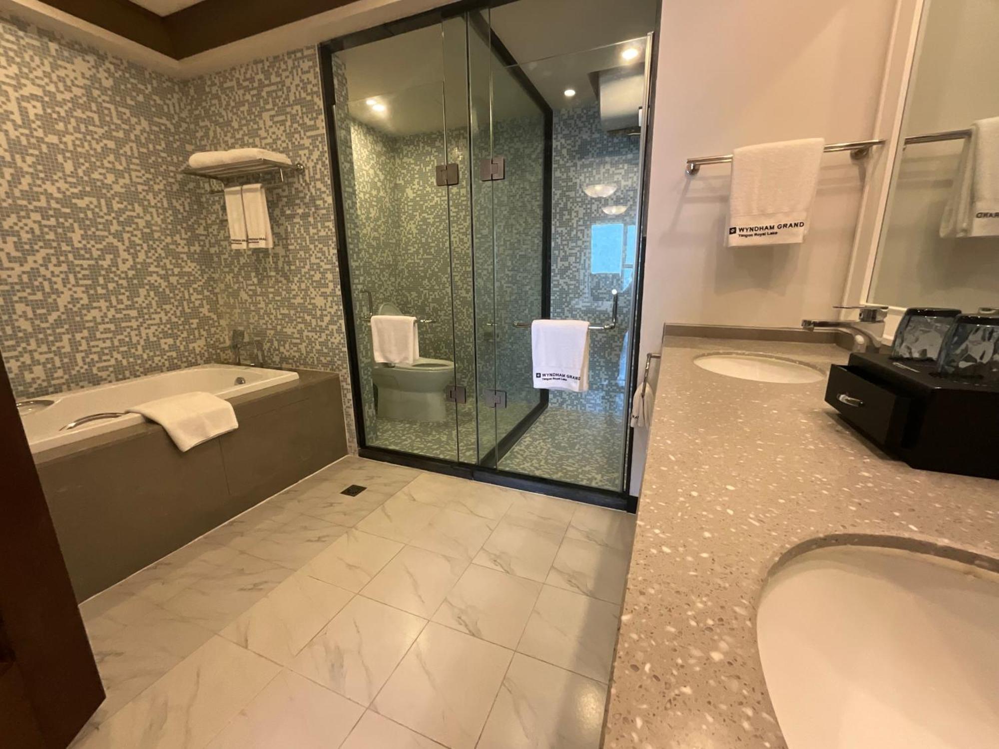 Kantharyar Serviced Apartment Yangon Exteriör bild